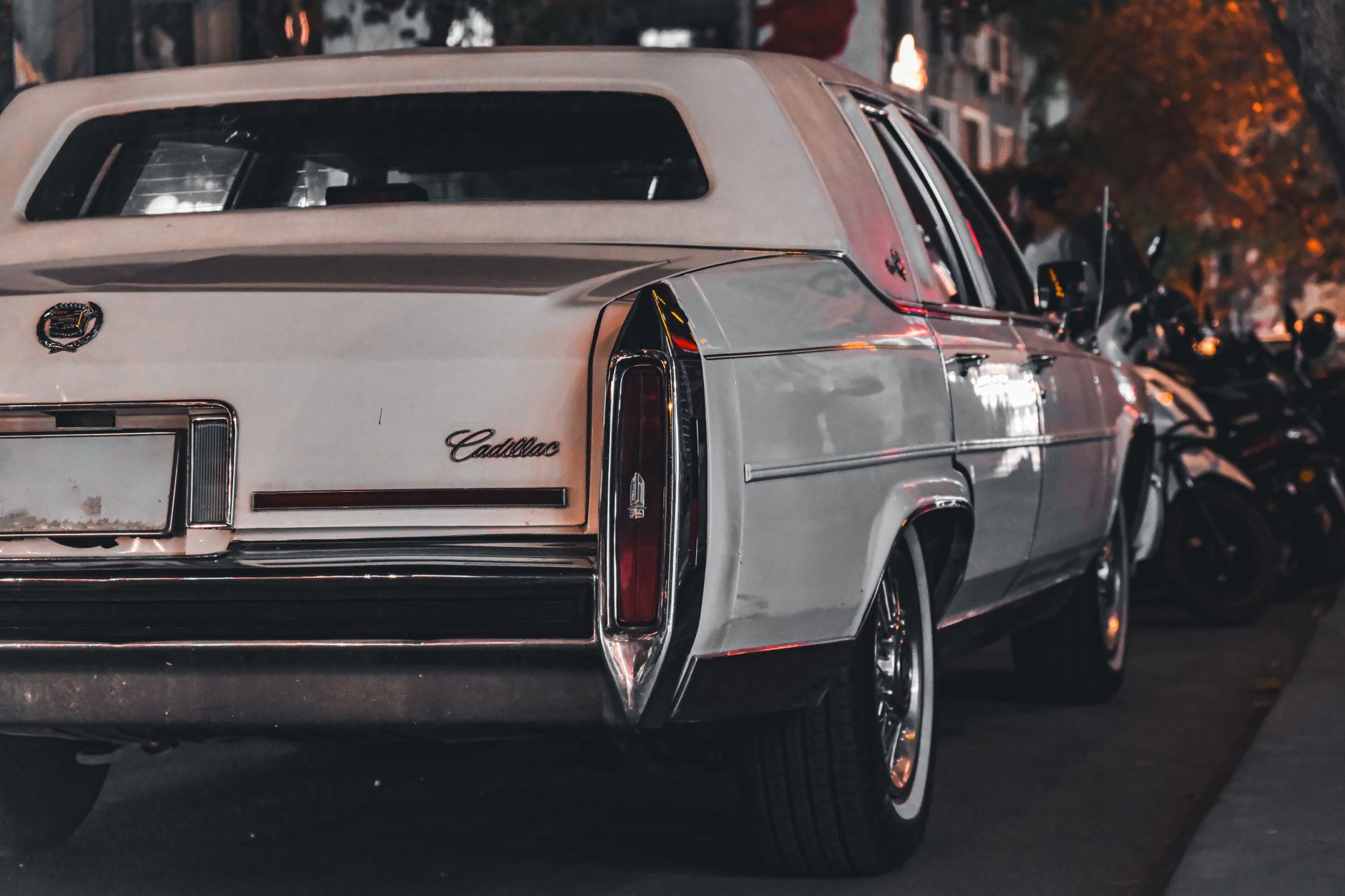Cadillac chega ao Brasil para construir marca de luxo com elétricos de quase R$ 1 milhão