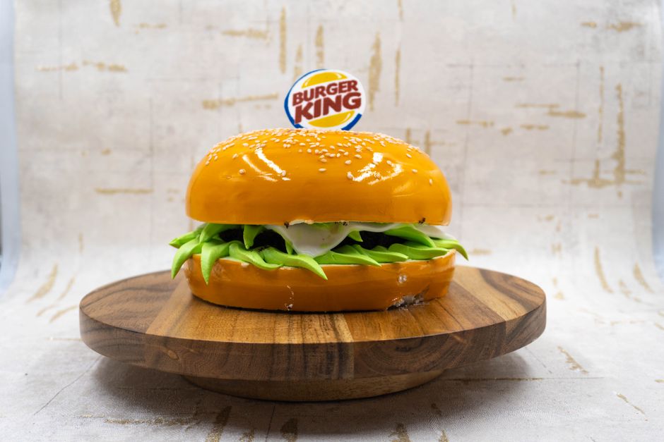 Burger King lança glosses com Franciny Ehlke; combo custa R$ 72
