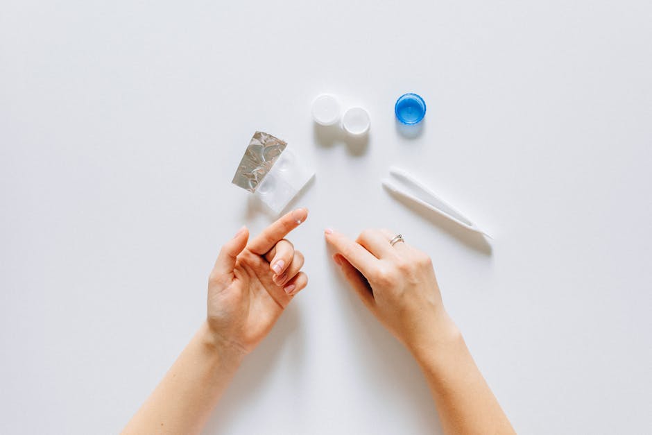 Contact Lens Uses Microfluidics to Monitor and Treat Glaucoma