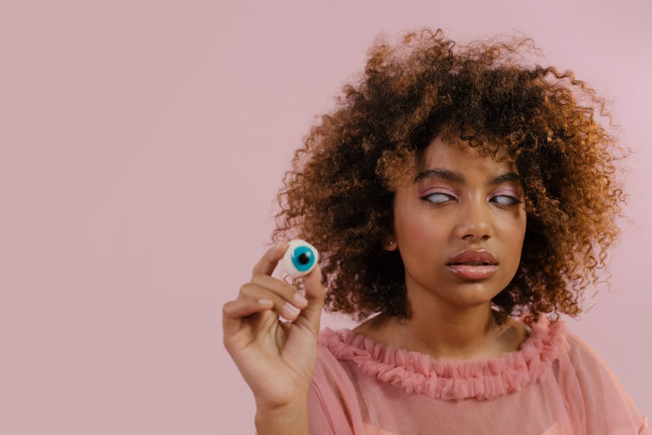 Sam Altman's Creepy Eyeball-Scanning Company Gets in Bed with Zoom and Tinder