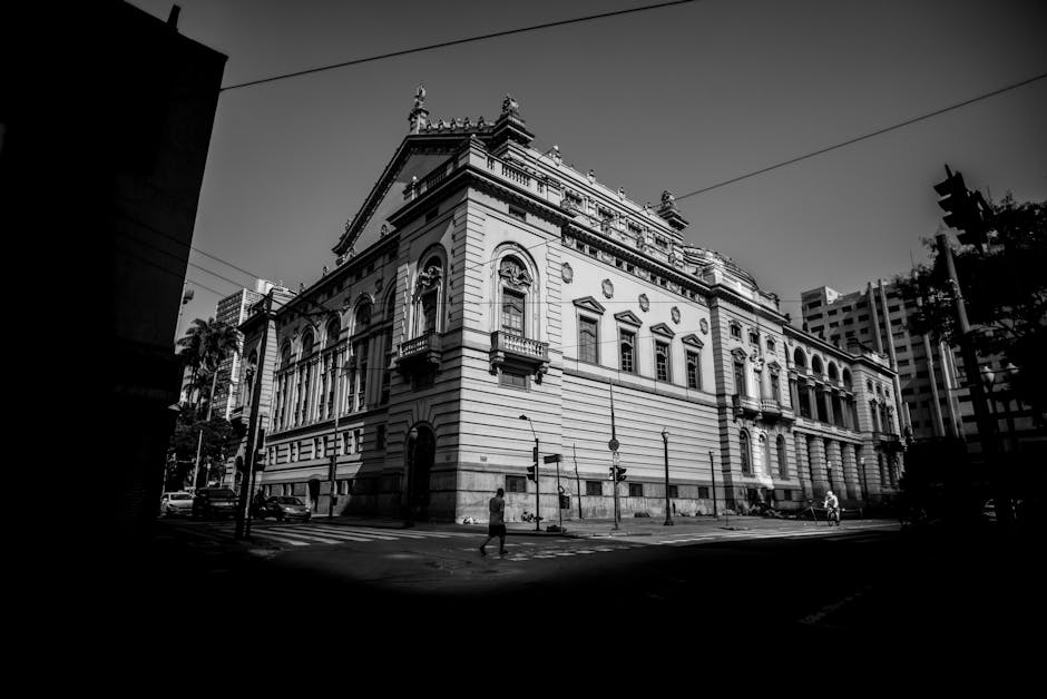 Central 1926: prédio abandonado no Centro de SP virou point do rap e do funk