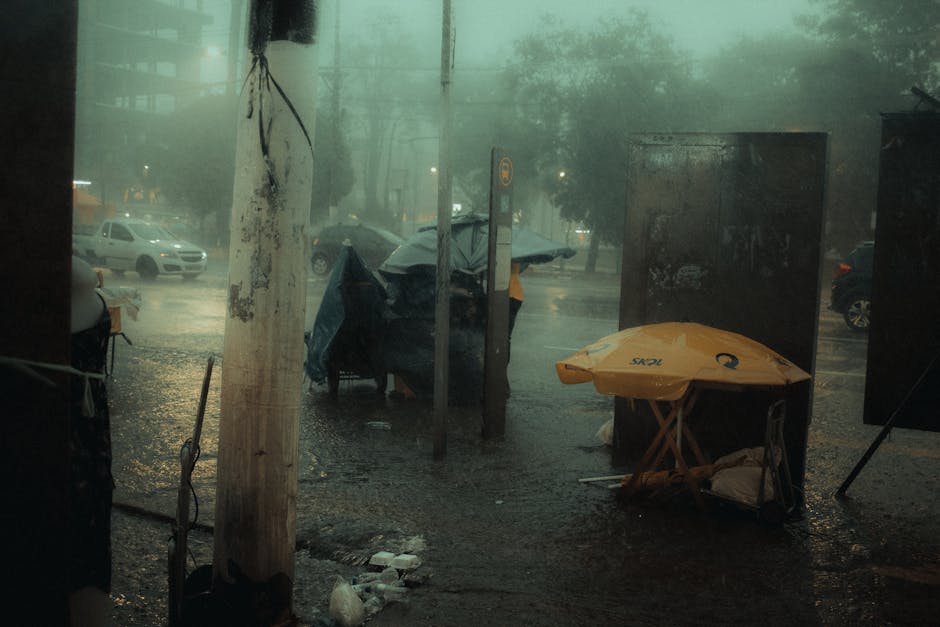 Tempestade provoca inundações no Grande Recife; cidades no entorno entram em estado de alerta