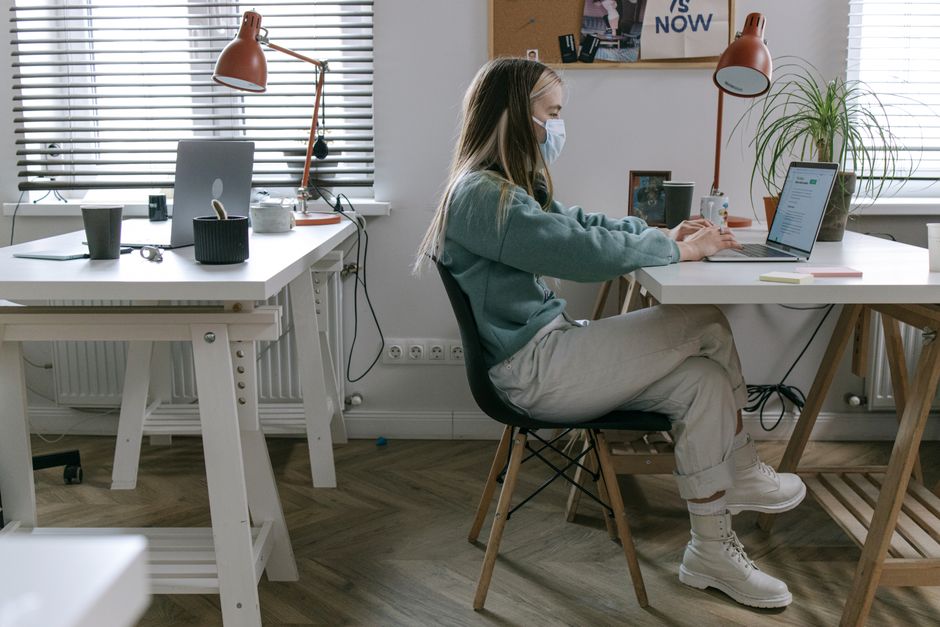 O trabalho híbrido mudou: agora o desafio é aprender a liderar humanos e agentes digitais
