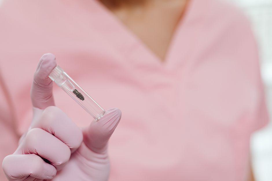 Implante cerebral permite que homem com esclerose volte a se comunicar