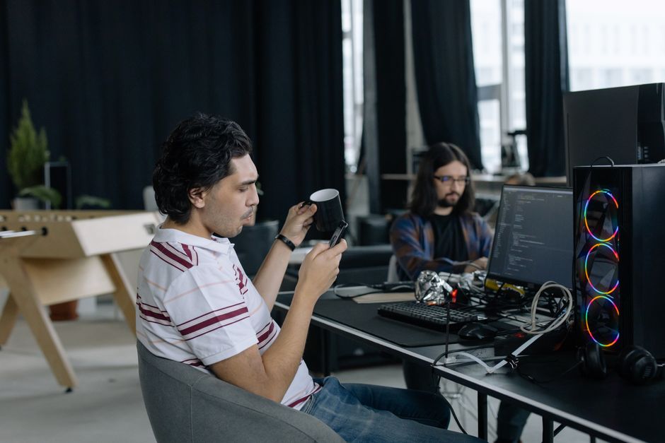 A era dos vibe coders: IDEs com IA transformam ideias em software com menos barreiras