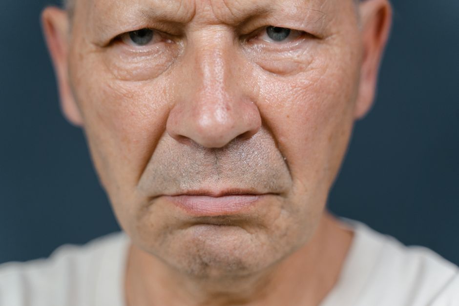 Homem com doença degenerativa consegue falar graças a uma interface cérebro-computador