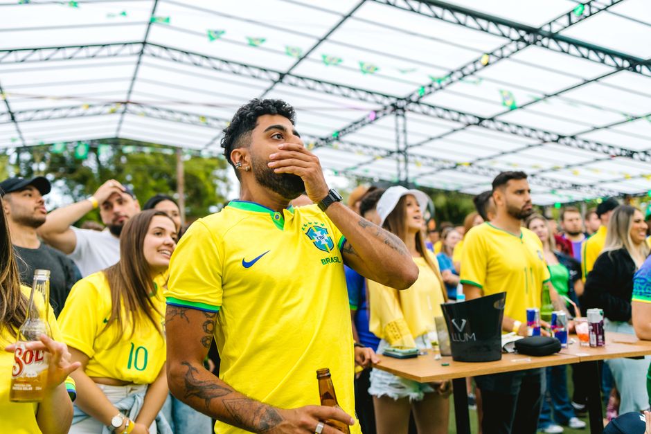 Neymar volta à Seleção e entra em campo contra a Escócia na Copa do Mundo