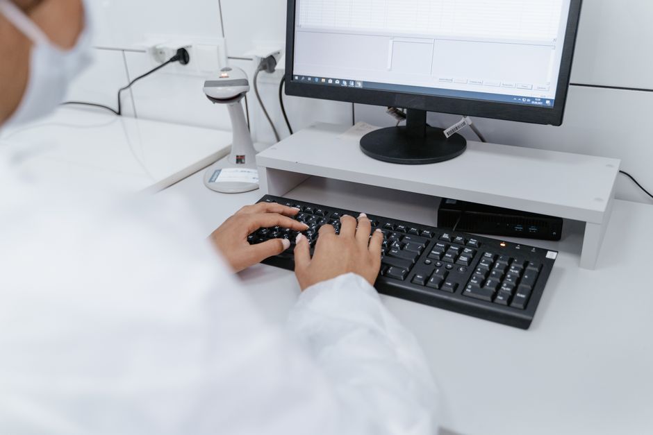 Avaliação de tecnologias e oncologia de precisão no câncer de mama