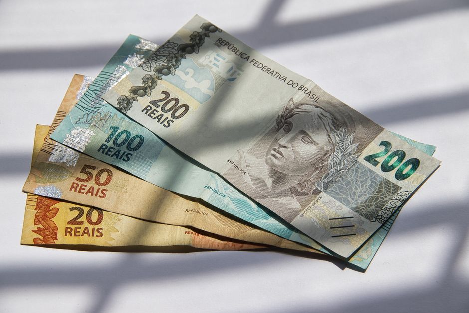 Salário-mínimo deveria de ser quase R$ 8 mil, diz Dieese