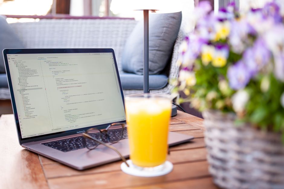 Vibe coding: agora é possível criar um site ou app só conversando com a IA; saiba como