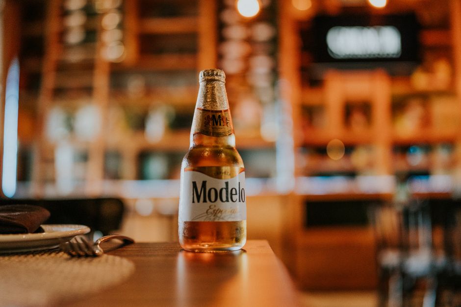 O modelo de IA que sua empresa contratou pode estar desatualizado — e ninguém te avisou