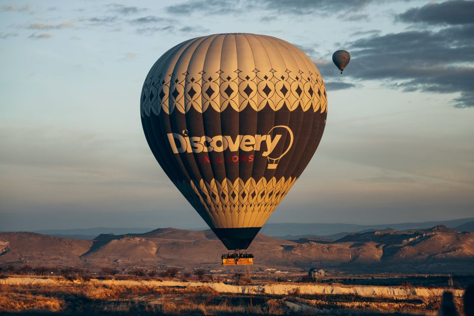 Warner Bros. Discovery desenvolve tecnologia de publicidade com IA da AWS