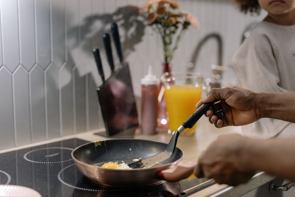 Glue bonds to nonstick surfaces and wipes clean with ethanol