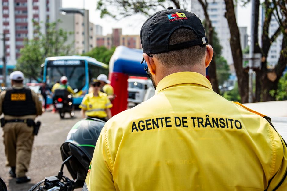 A IA mudou o emprego de entrada: empresas esperam mais dos profissionais juniores