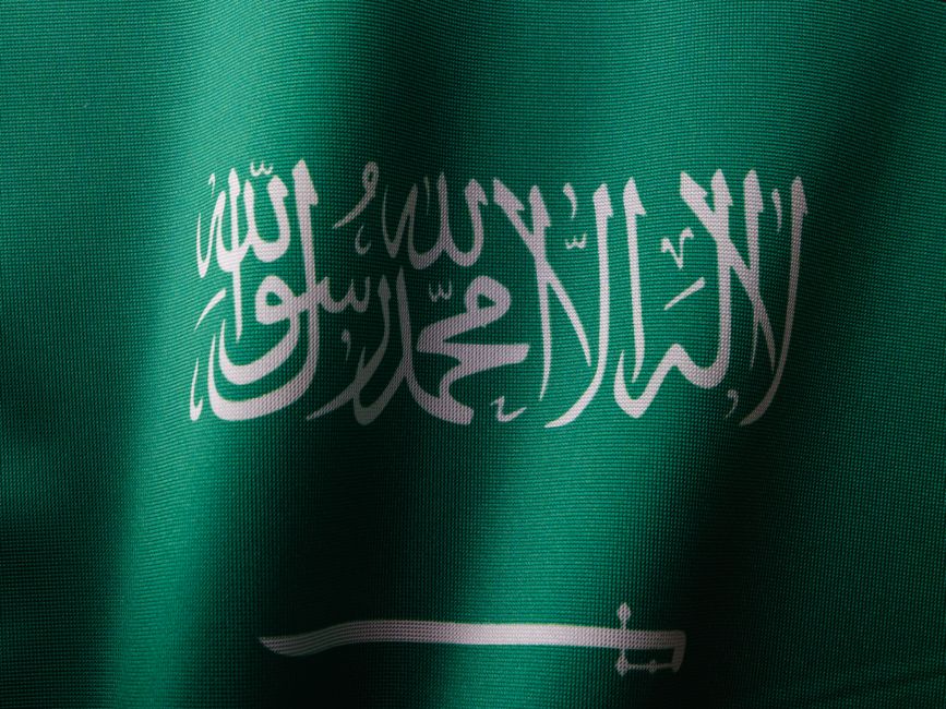 Arábia Saudita pode retirar 4% do petróleo global se oleoduto não voltar