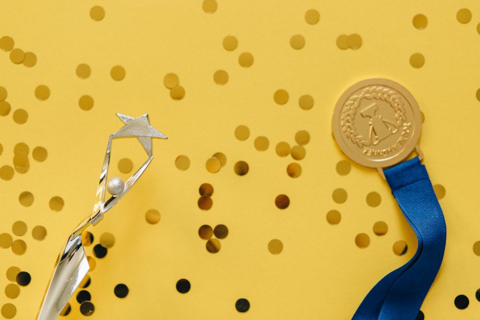 Monitoring and Discovering Reward Hacking with Internal Representations during LLM Evaluations