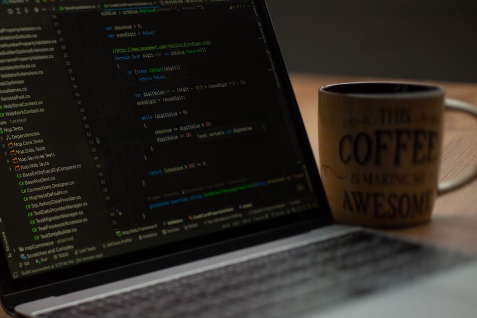 'Código', sintaxe e Java: os termos de tecnologia que mais confundem os brasileiros