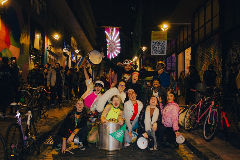 Grupo que nasceu de bicicleta e apito celebra 40 anos e fatura R$ 2,4 bi