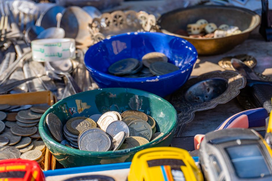 Bazar vende peças luxo a partir de R$ 10 em shopping e arrecada R$ 2,5 milhões para causa social