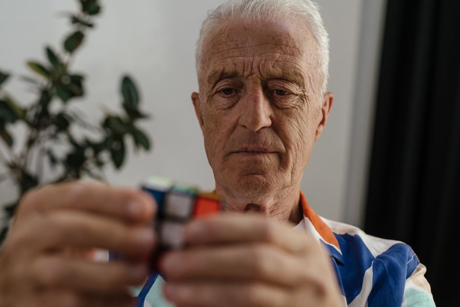 Cérebro pode envelhecer mais rápido em algumas doenças — estudo analisa 9 condições