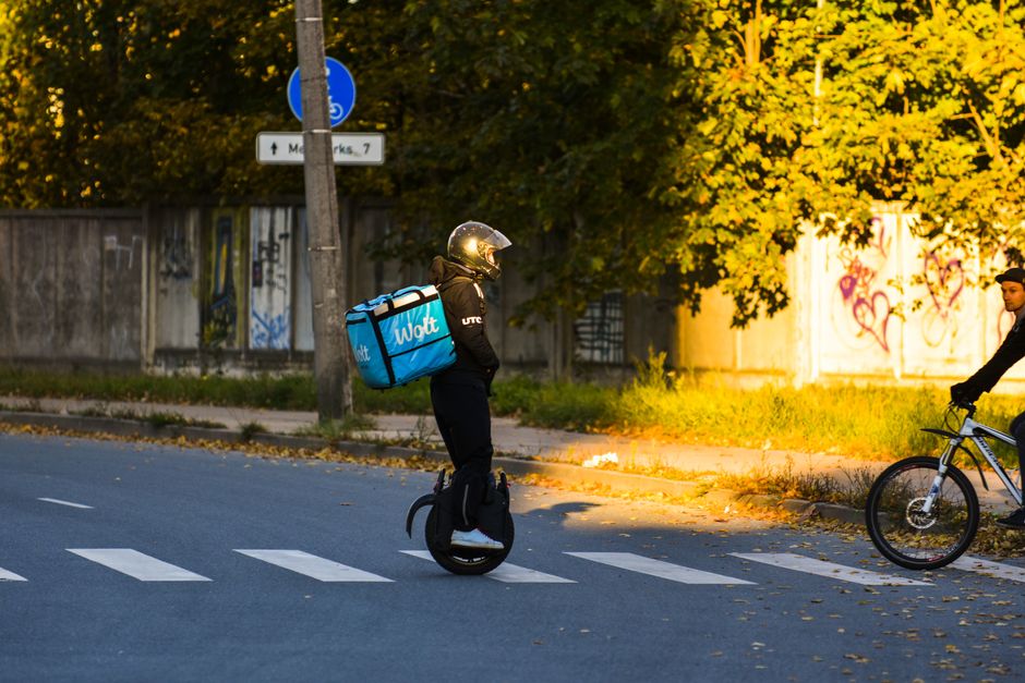 Na economia do delivery, entregadores viram novo mercado para seguradoras
