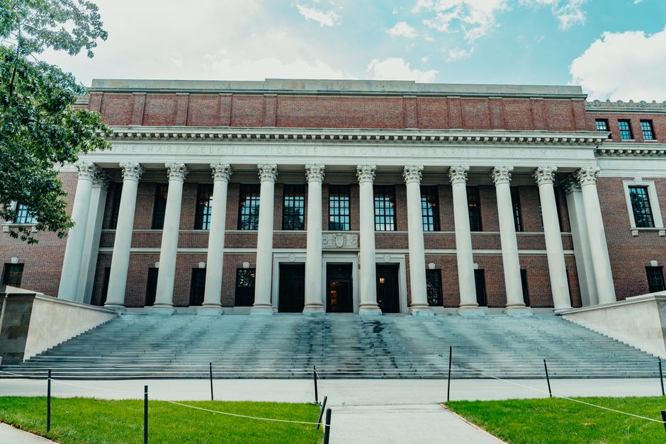 Harvard particle physicist Matthew Schwartz drops 36 papers authored with Claude