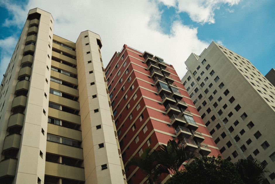Fundos imobiliários subiram com a eleição. Vale a pena investir antes do 2º turno?