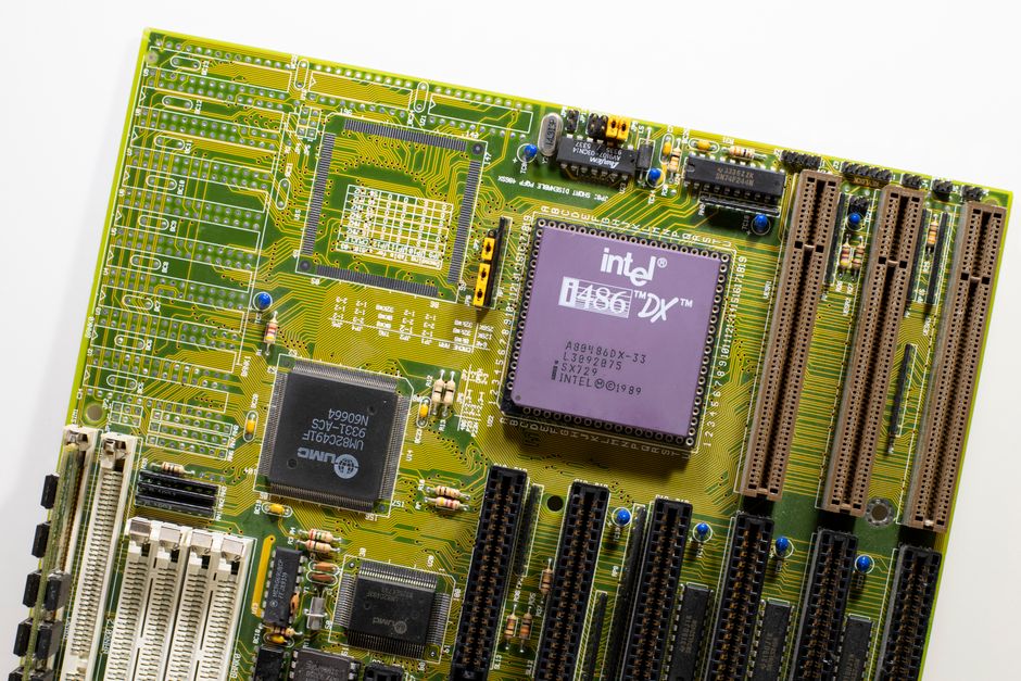 Intel D270 GPU AI Accelerator–Up to 480 GB LPDDR5X