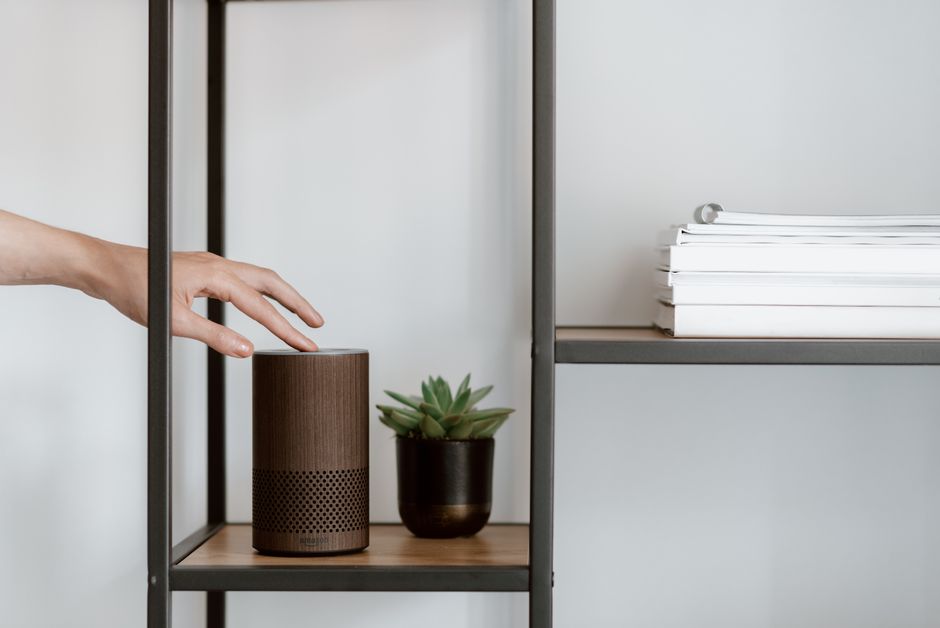 Amazon lança gadgets de IA que ouvem conversas — e agora sugerem o que comprar