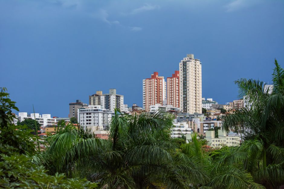 Aluguel de imóvel no Brasil custa 76% mais do que consumidor pode pagar